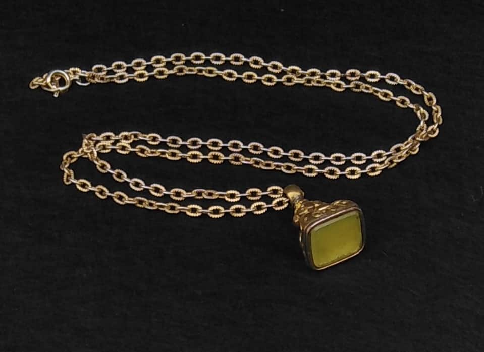 Vintage Ornate Fob Seal Pendant Necklace – 60cm Gold Plated Chain